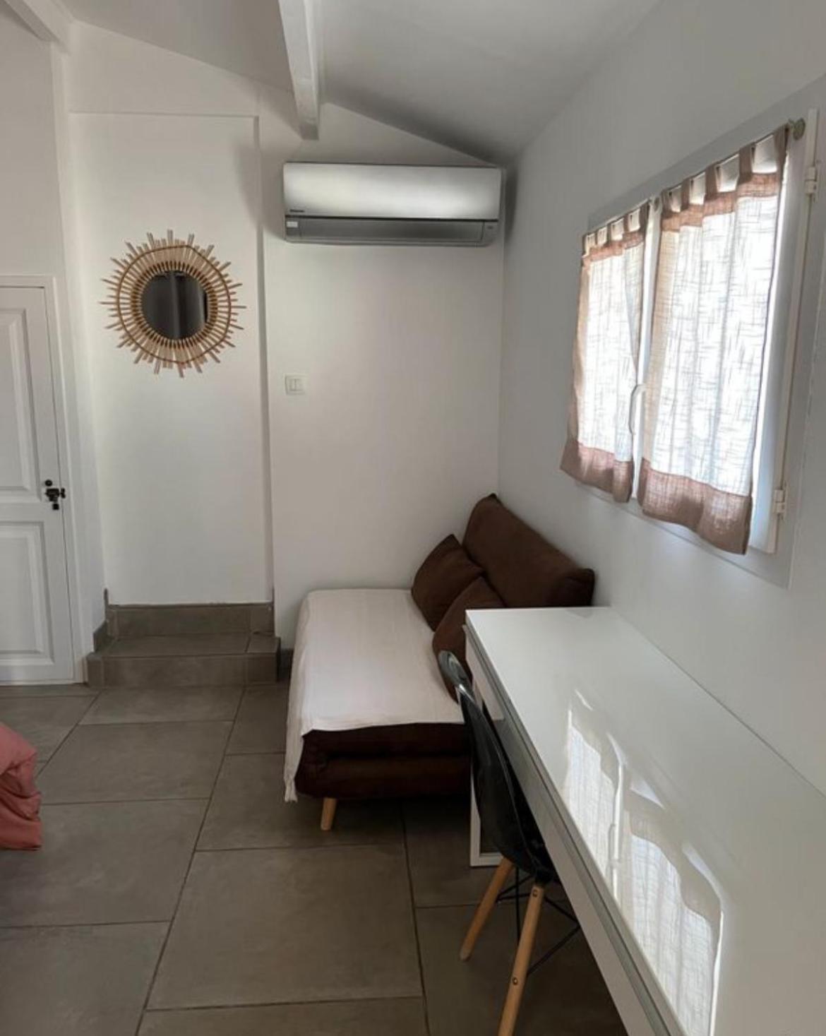 « La Parenthese » Gite En Camargue Arles Dış mekan fotoğraf